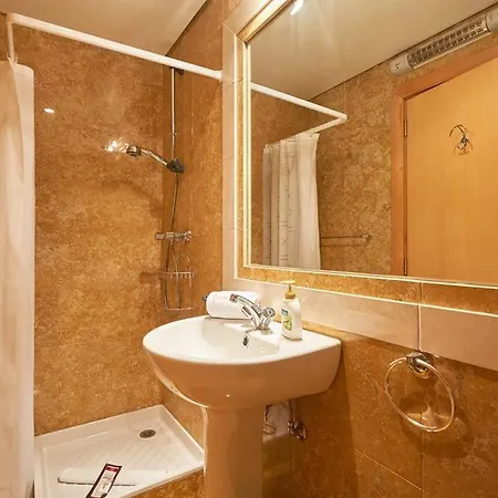 Daire Lighthouse View In