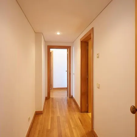 Daire Lighthouse View In